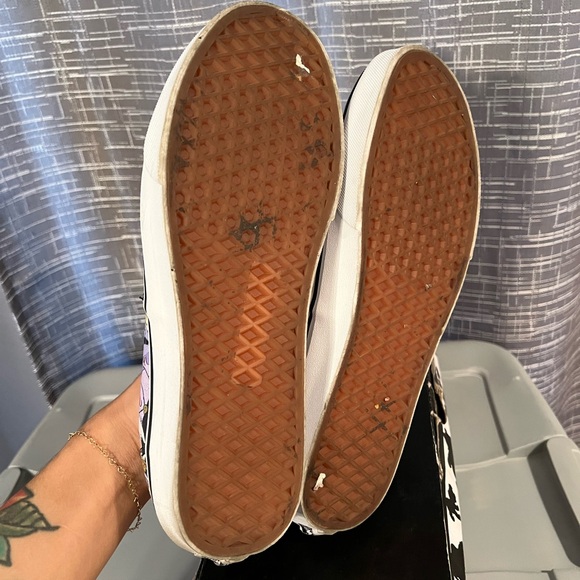 Disney Villain Sneakers laced shoes size 10.5 - Picture 4 of 8